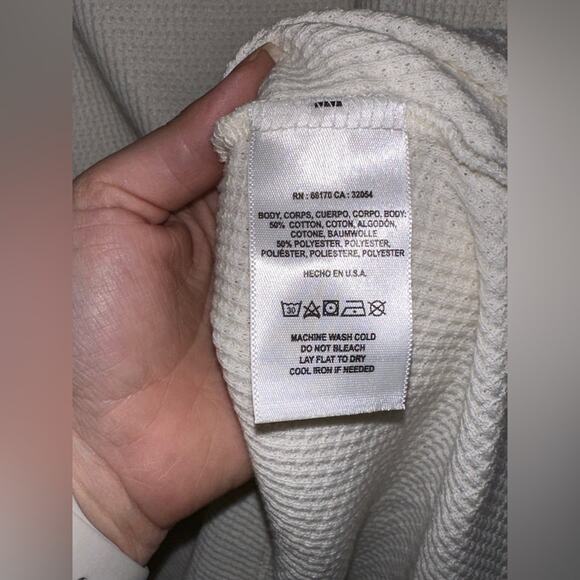 NWT t.la Long Sleeve Waffle Knit Thermal Keyhole Size Small Cream Anthropologie - Picture 3 of 6